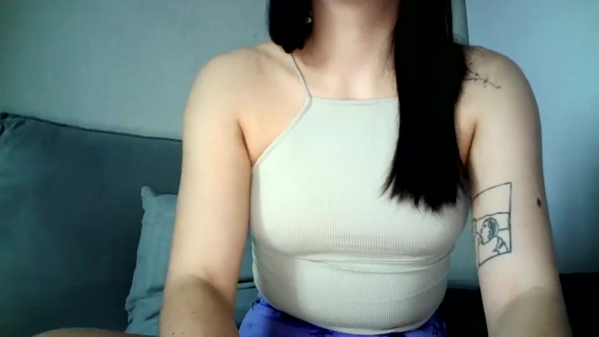 Gallery image thumbnail from mrs_L's myfreecams stream on, 03/19/2025, 10:00 image 12 of 20