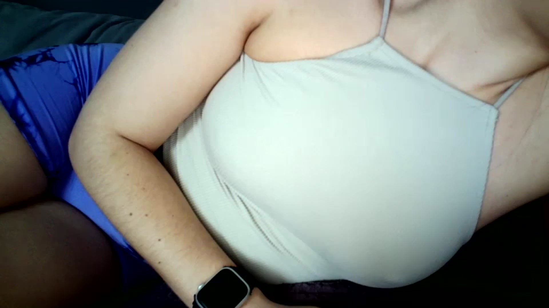Gallery image thumbnail from mrs_L's myfreecams stream on, 03/19/2025, 10:20 image 18 of 20