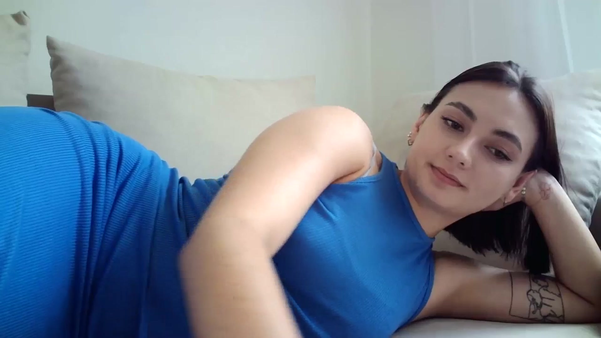 Gallery image thumbnail from mrs_lolly's myfreecams stream on, 08/10/2023, 10:18 image 8 of 20