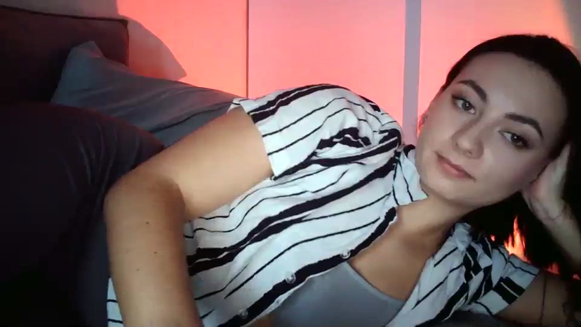Gallery image thumbnail from mrs_lolly's myfreecams stream on, 01/11/2024, 11:27 image 8 of 20