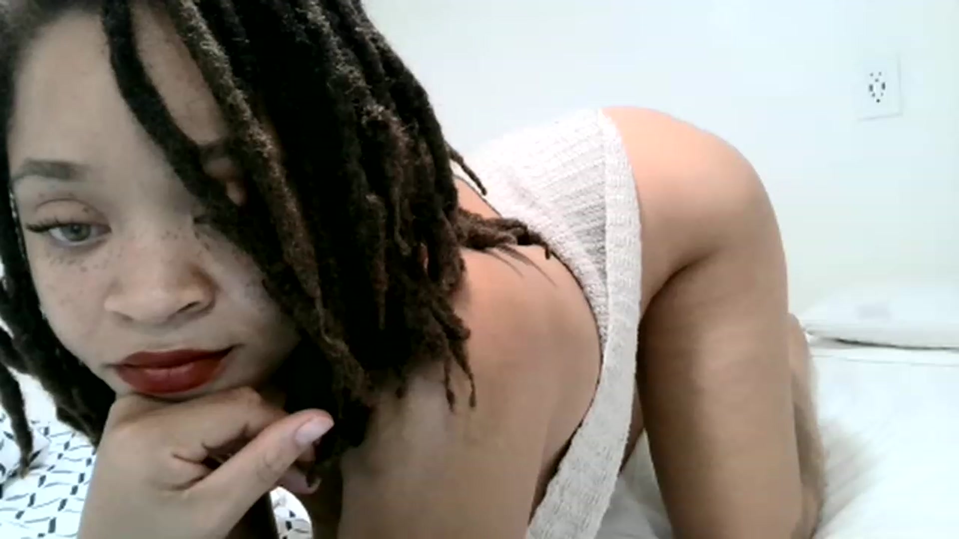 Gallery image thumbnail from msfrenchy's myfreecams stream on, 11/23/2022, 15:06 image 16 of 20