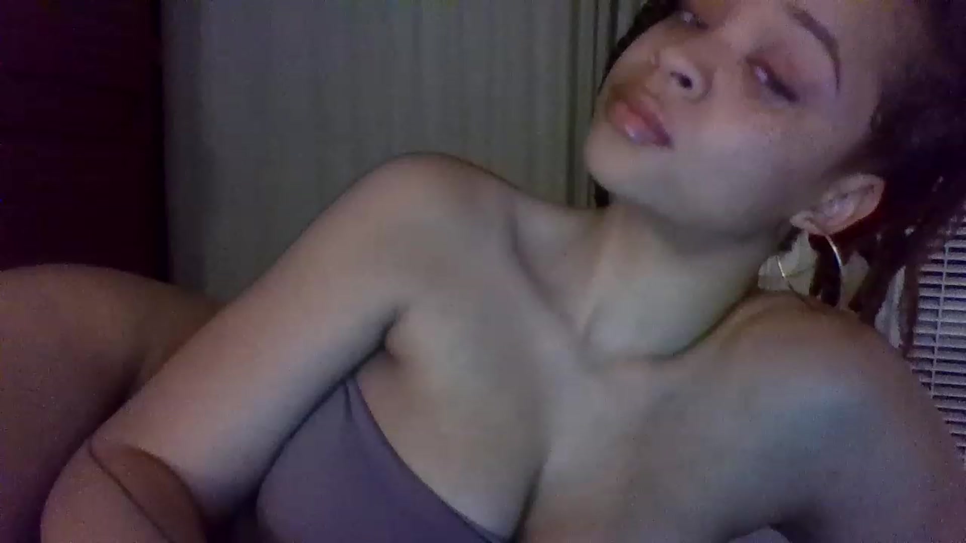 Gallery image thumbnail from msfrenchy's myfreecams stream on, 04/10/2023, 20:02 image 12 of 20