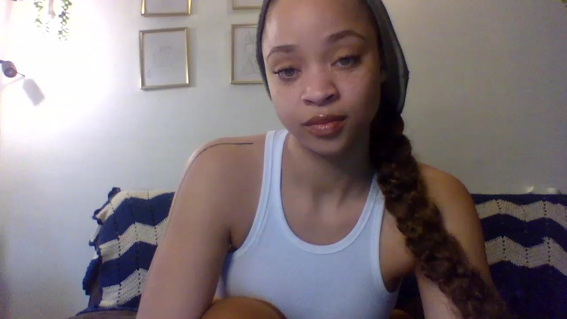 Gallery image thumbnail from msfrenchy's myfreecams stream on, 05/30/2023, 21:23 image 18 of 20
