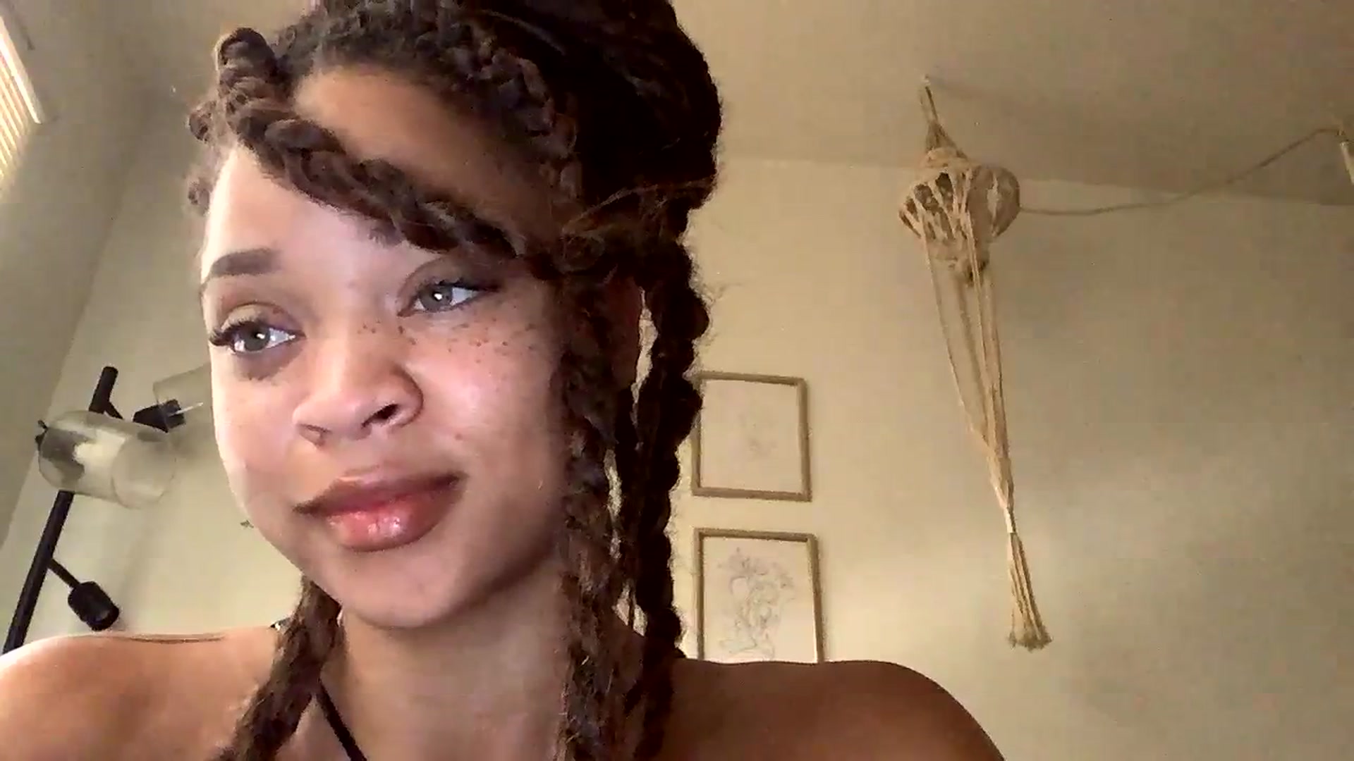 Gallery image thumbnail from msfrenchy's myfreecams stream on, 08/29/2023, 19:10 image 9 of 20