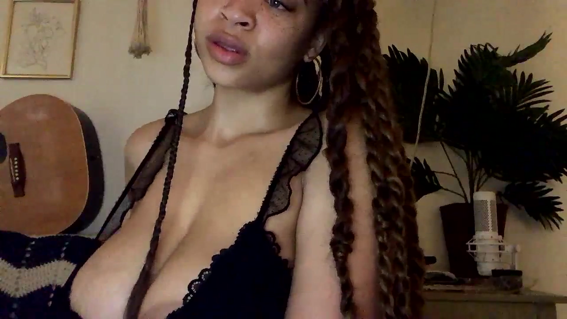 Gallery image thumbnail from msfrenchy's myfreecams stream on, 12/17/2023, 17:14 image 13 of 20