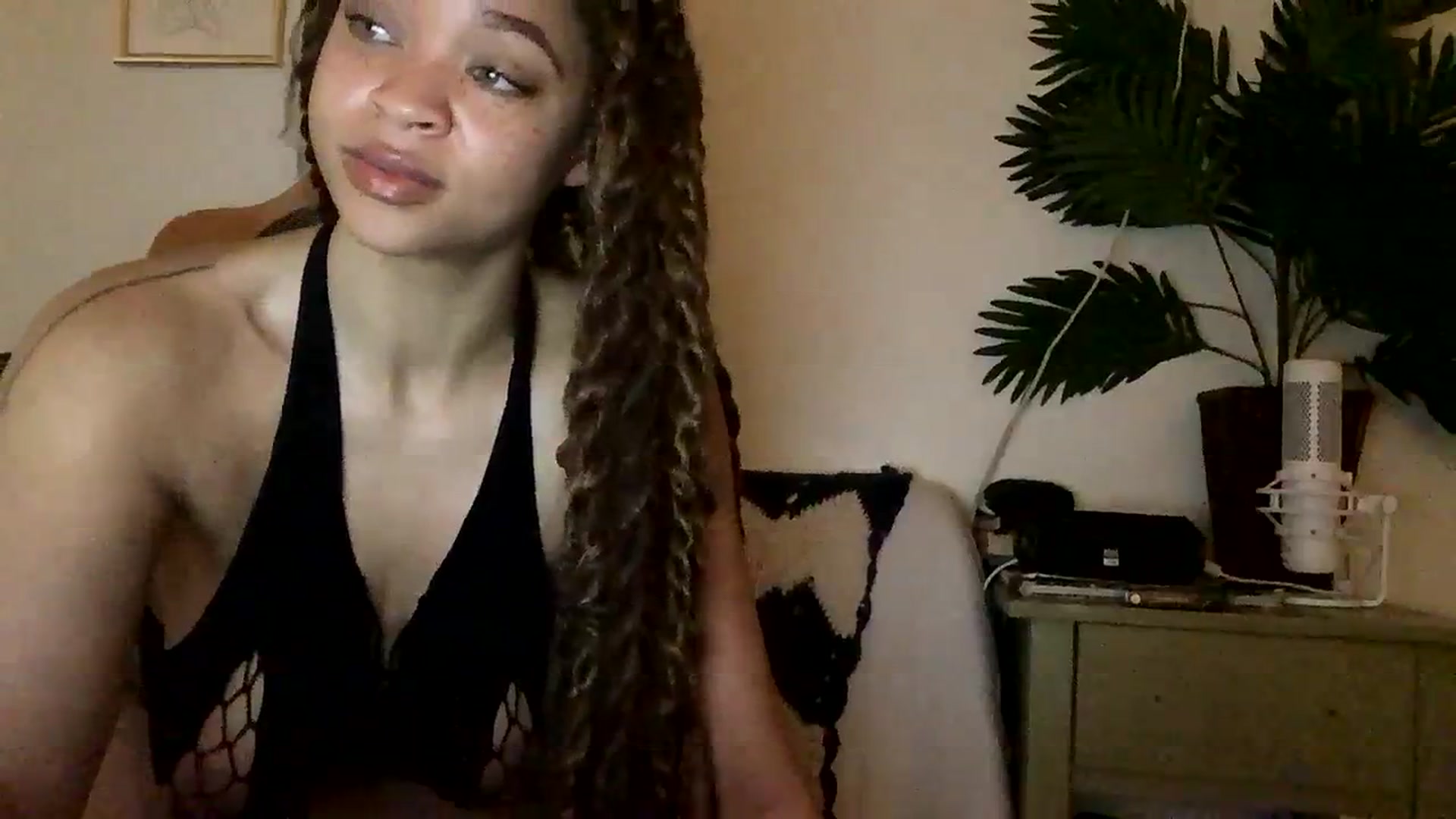 Gallery image thumbnail from msfrenchy's myfreecams stream on, 12/19/2023, 16:52 image 5 of 20