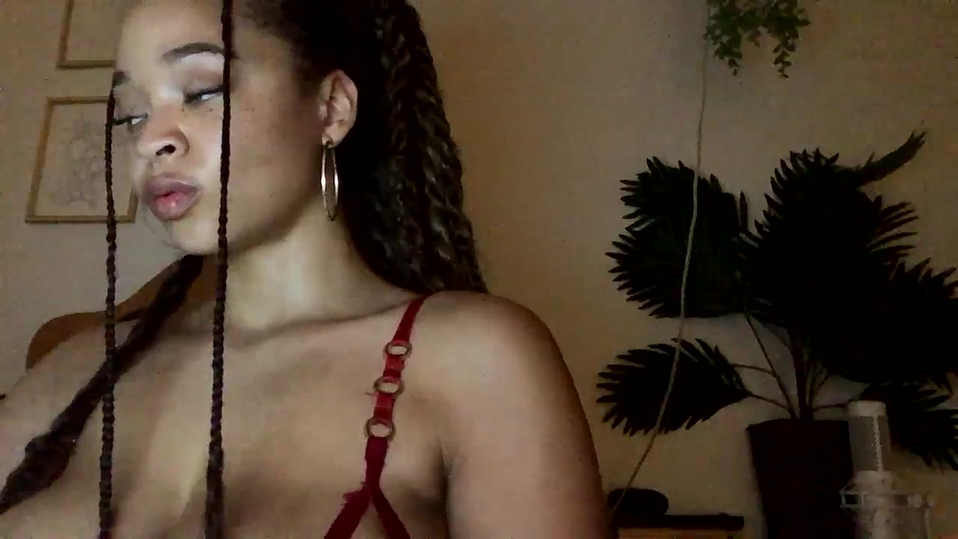 Gallery image thumbnail from msfrenchy's myfreecams stream on, 12/29/2023, 01:50 image 6 of 20