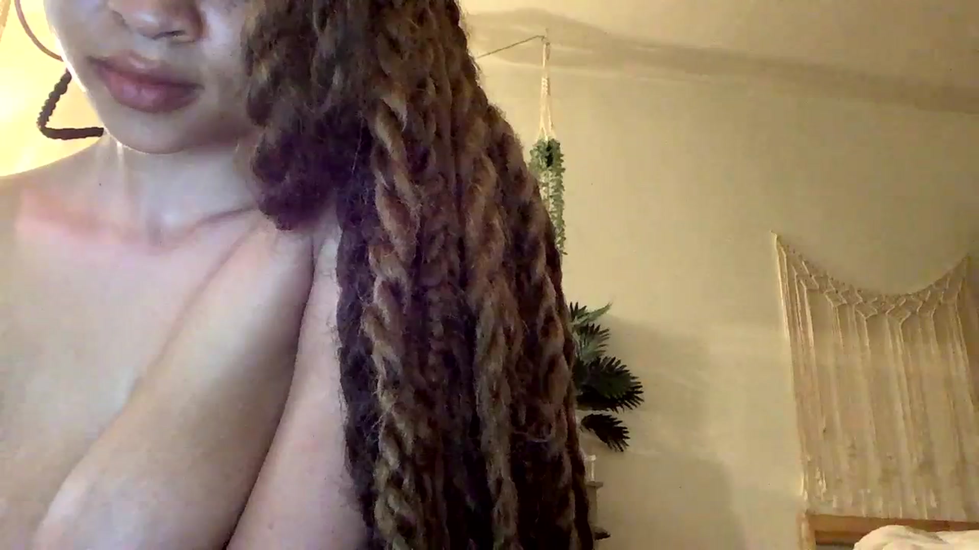 Gallery image thumbnail from msfrenchy's myfreecams stream on, 12/31/2023, 19:29 image 9 of 20