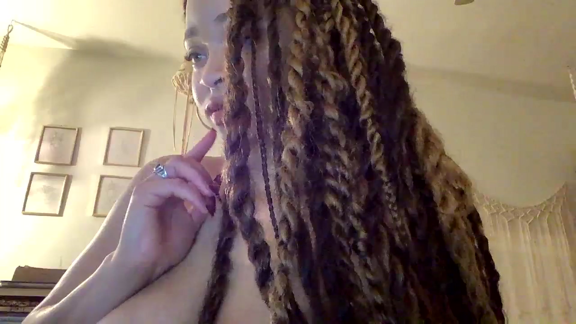 Gallery image thumbnail from msfrenchy's myfreecams stream on, 12/31/2023, 19:29 image 6 of 20