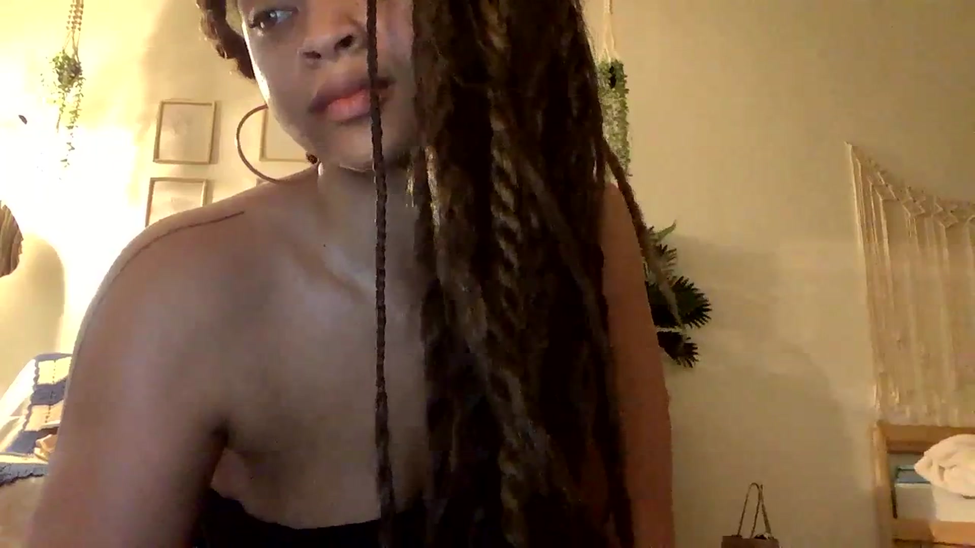 Gallery image thumbnail from msfrenchy's myfreecams stream on, 12/31/2023, 21:02 image 19 of 20
