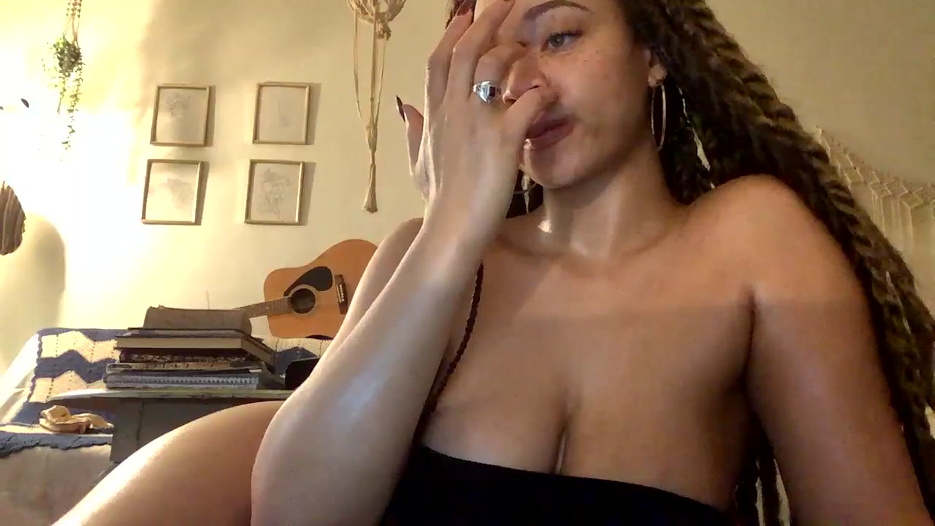 Gallery image thumbnail from msfrenchy's myfreecams stream on, 12/31/2023, 21:02 image 12 of 20