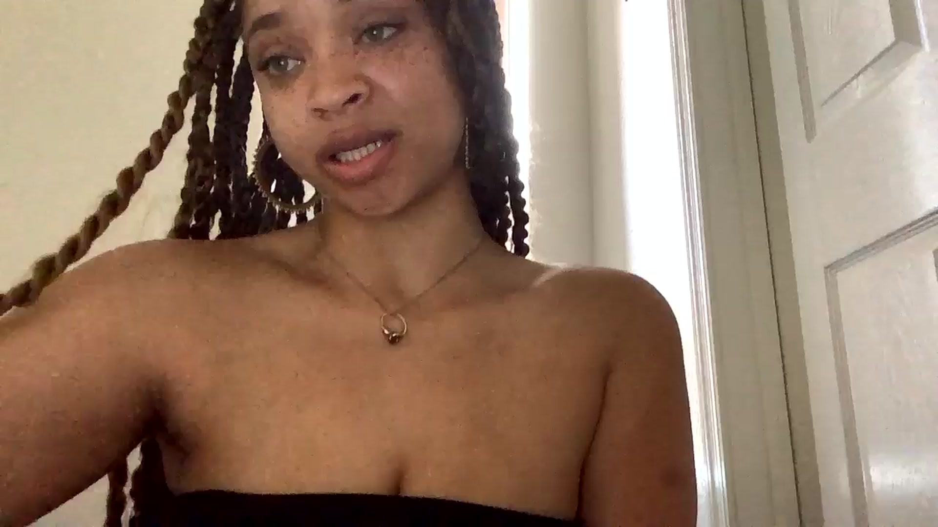 Gallery image thumbnail from msfrenchy's myfreecams stream on, 04/17/2024, 18:34 image 6 of 20