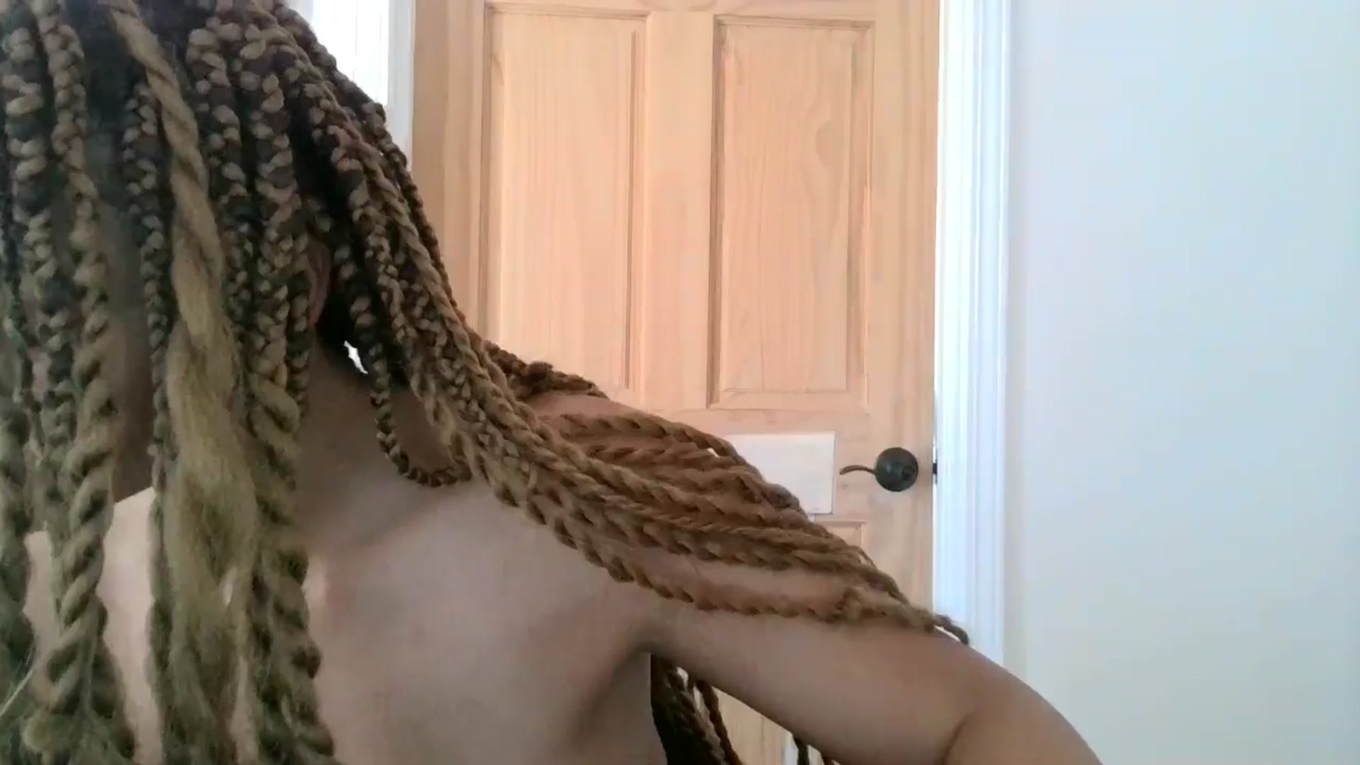 Gallery image thumbnail from msfrenchy's myfreecams stream on, 08/03/2024, 17:56 image 19 of 20