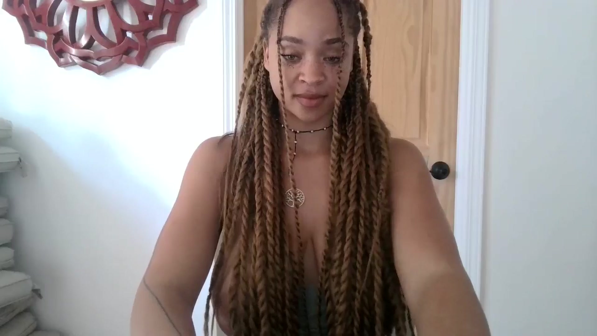 Gallery image thumbnail from msfrenchy's myfreecams stream on, 08/07/2024, 17:46 image 19 of 20