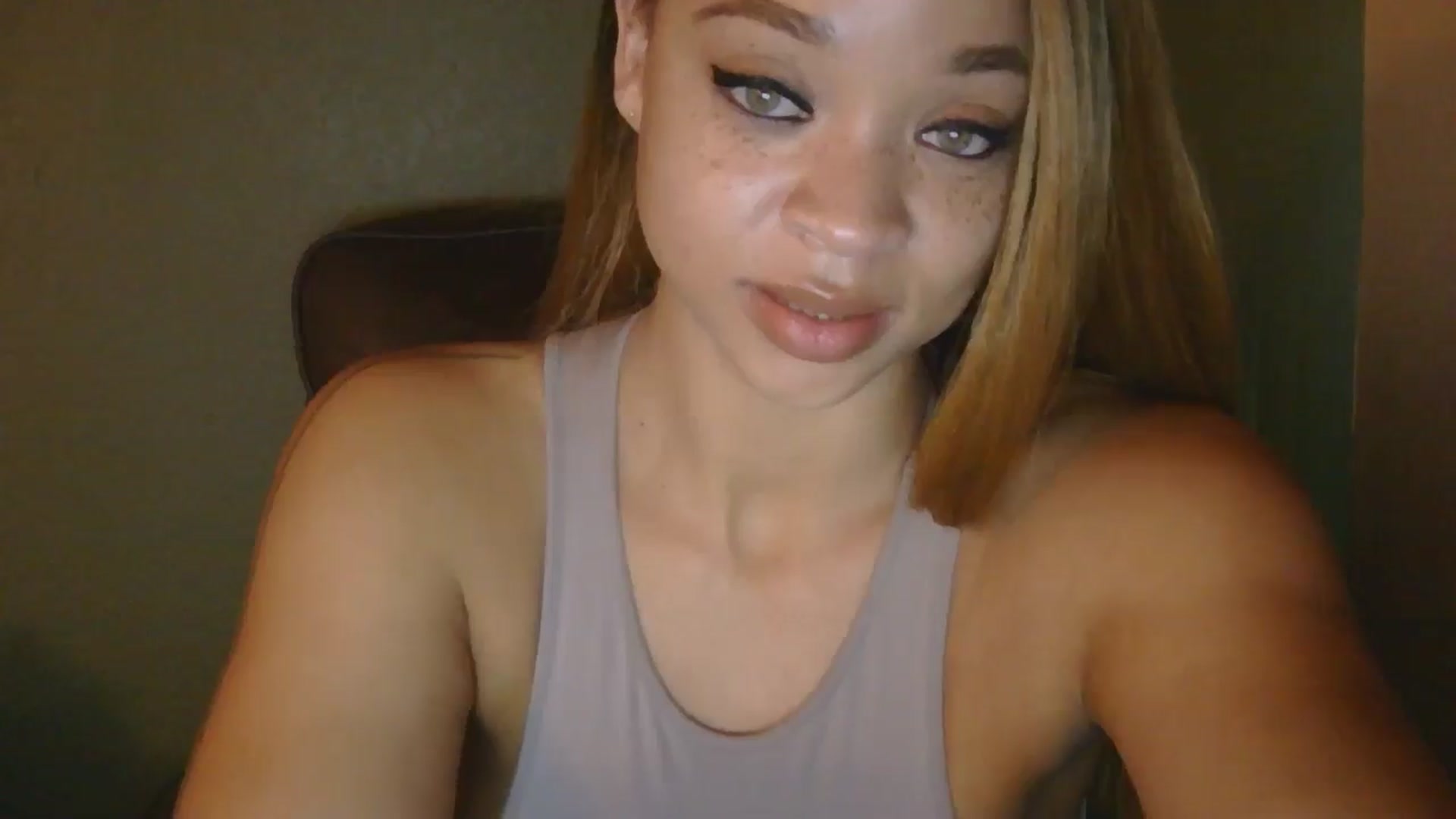 Gallery image thumbnail from msfrenchy's myfreecams stream on, 03/24/2025, 15:21 image 14 of 20