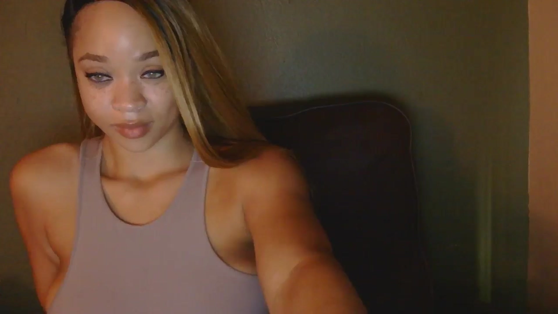 Gallery image thumbnail from msfrenchy's myfreecams stream on, 03/24/2025, 15:21 image 18 of 20