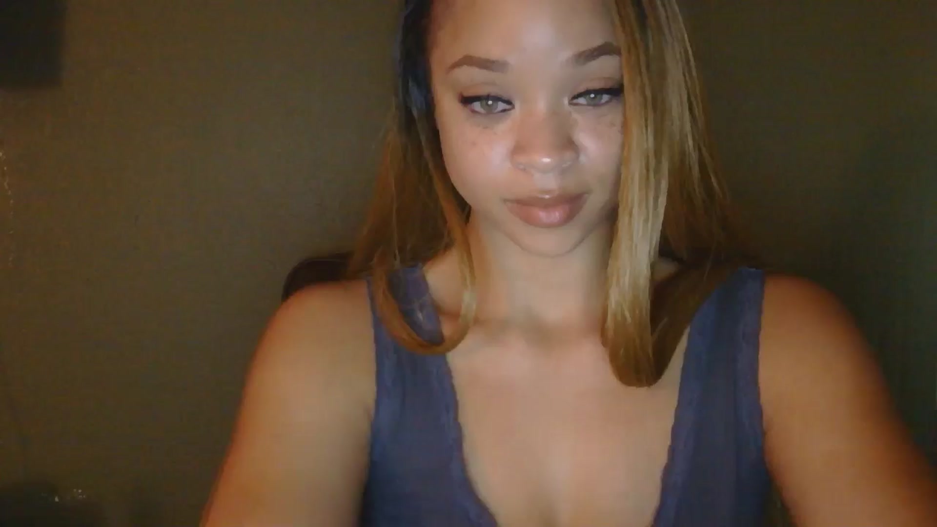 Gallery image thumbnail from msfrenchy's myfreecams stream on, 03/25/2025, 15:38 image 4 of 20