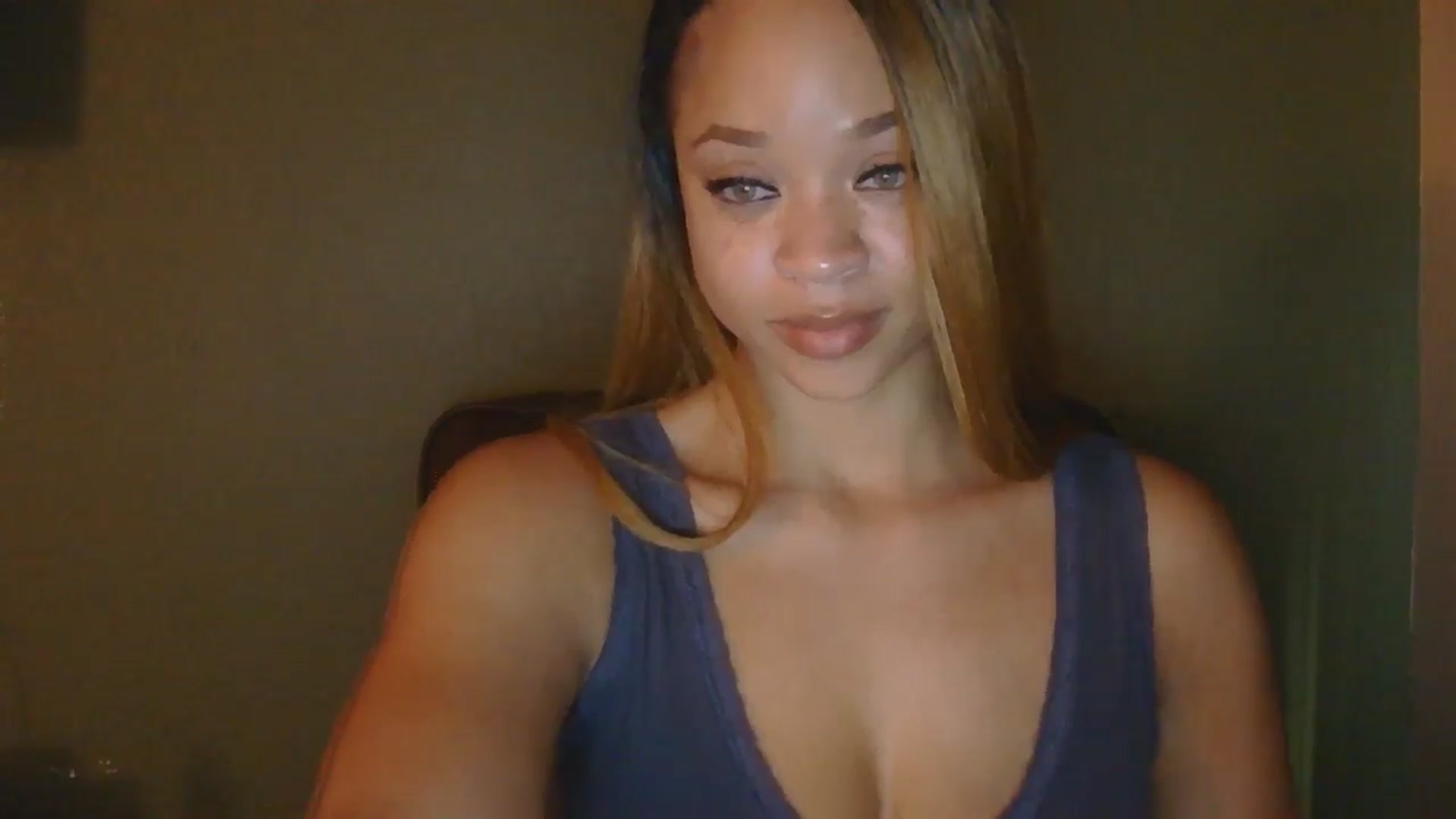 Gallery image thumbnail from msfrenchy's myfreecams stream on, 03/25/2025, 15:38 image 5 of 20