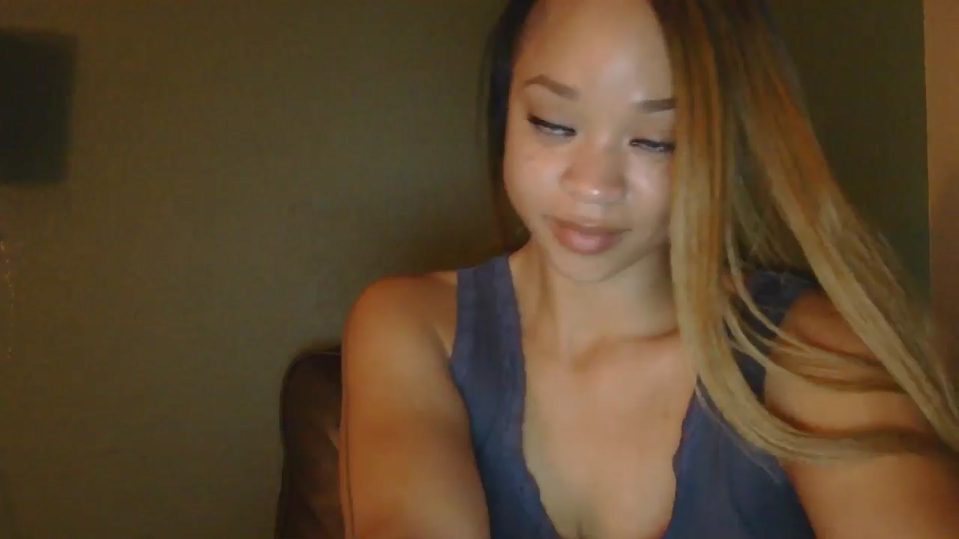 Gallery image thumbnail from msfrenchy's myfreecams stream on, 03/25/2025, 15:38 image 7 of 20