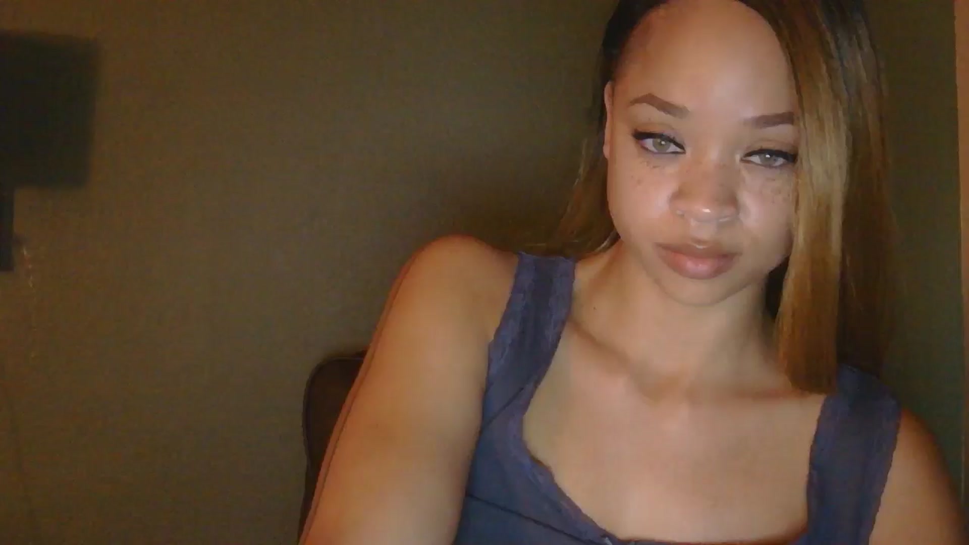Gallery image thumbnail from msfrenchy's myfreecams stream on, 03/25/2025, 15:38 image 10 of 20