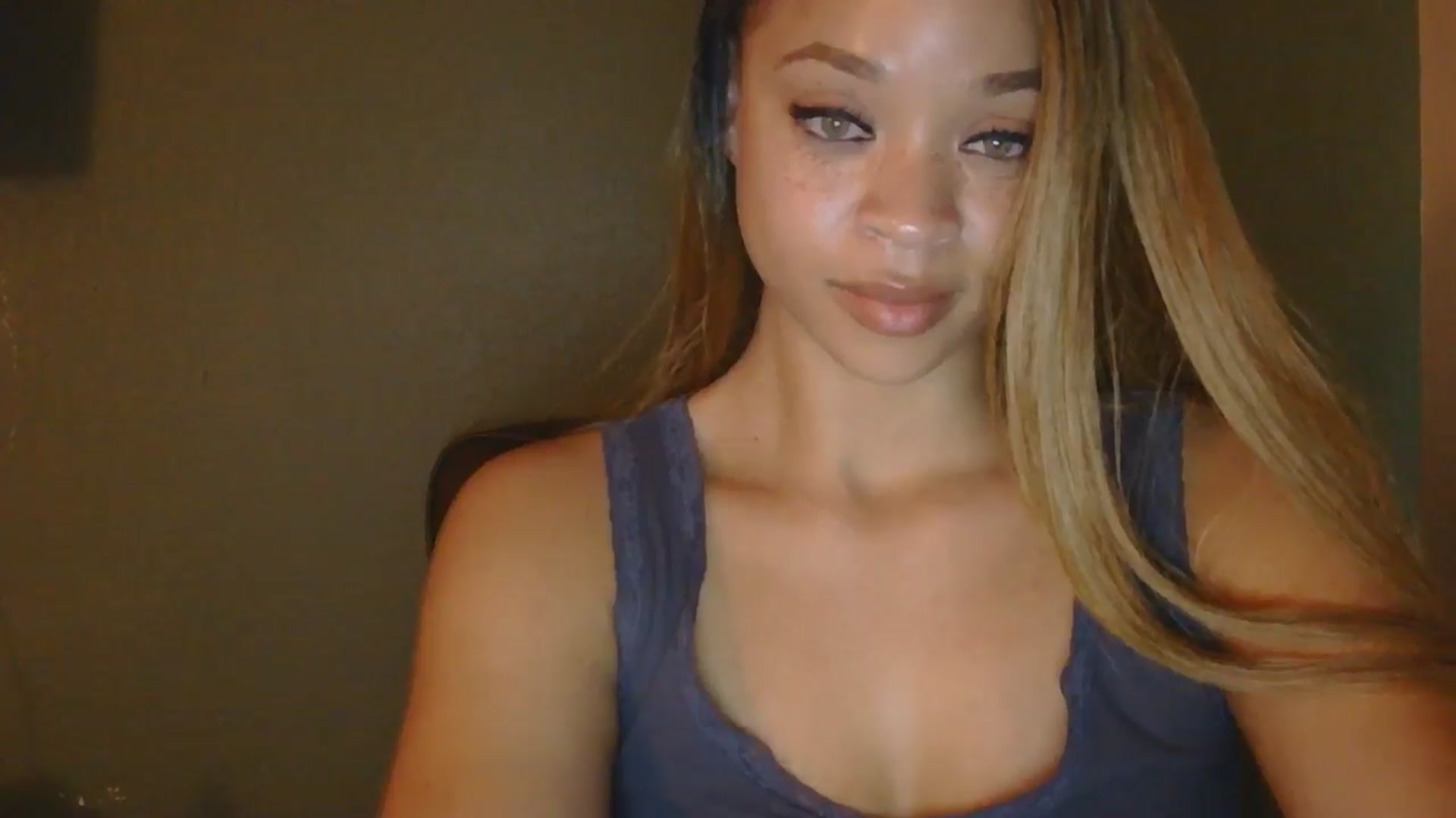 Gallery image thumbnail from msfrenchy's myfreecams stream on, 03/25/2025, 15:38 image 14 of 20