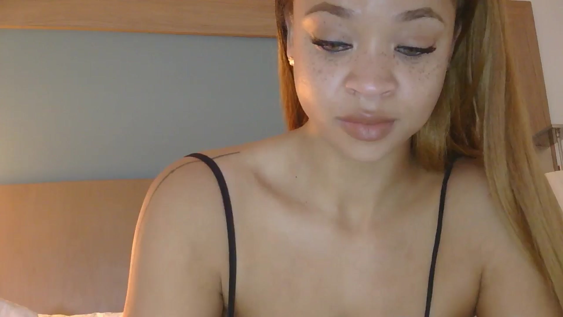 Gallery image thumbnail from msfrenchy's myfreecams stream on, 04/04/2025, 14:40 image 12 of 20