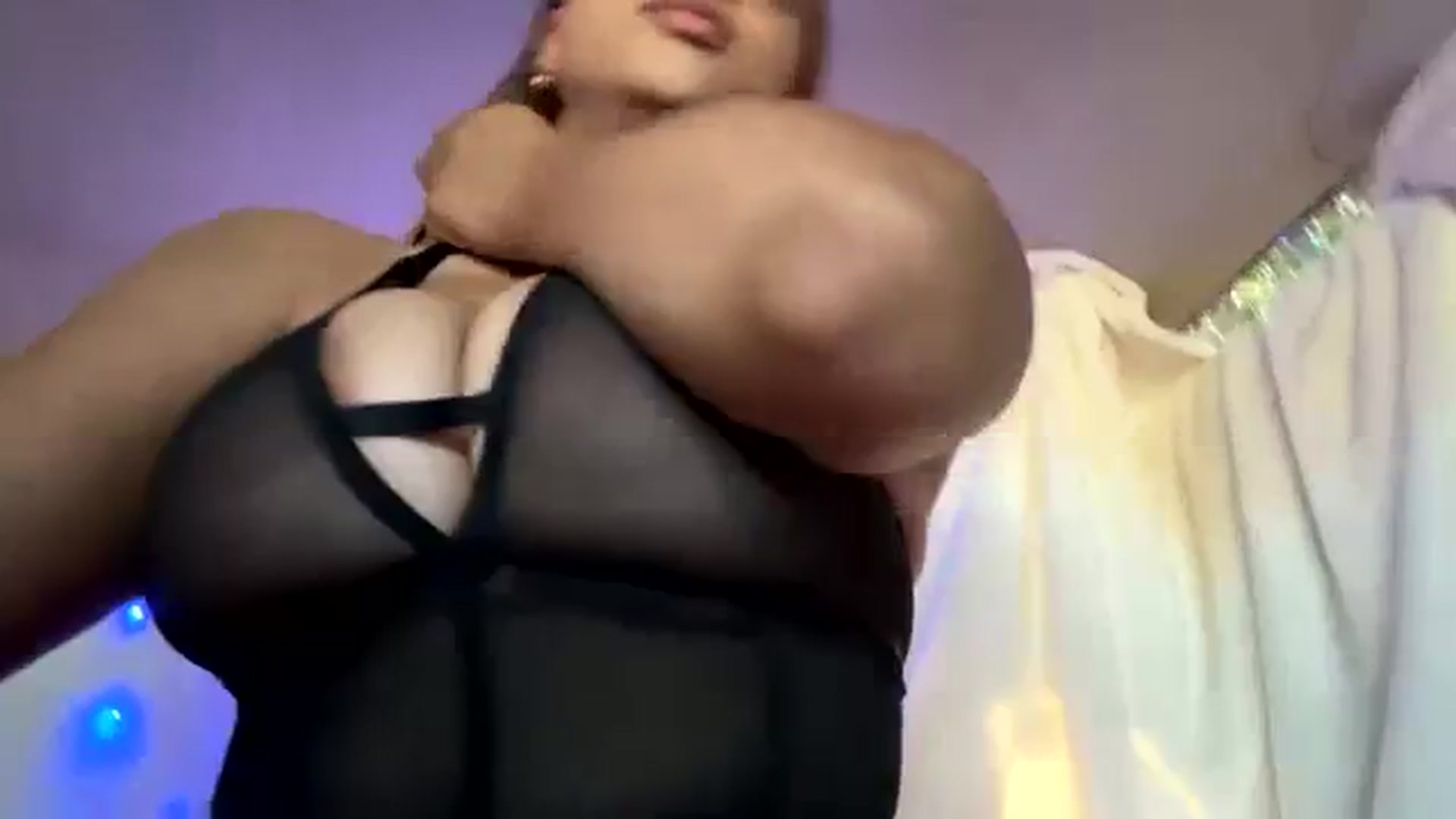 Gallery image thumbnail from msfrenchy's myfreecams stream on, 06/04/2025, 15:49 image 5 of 20