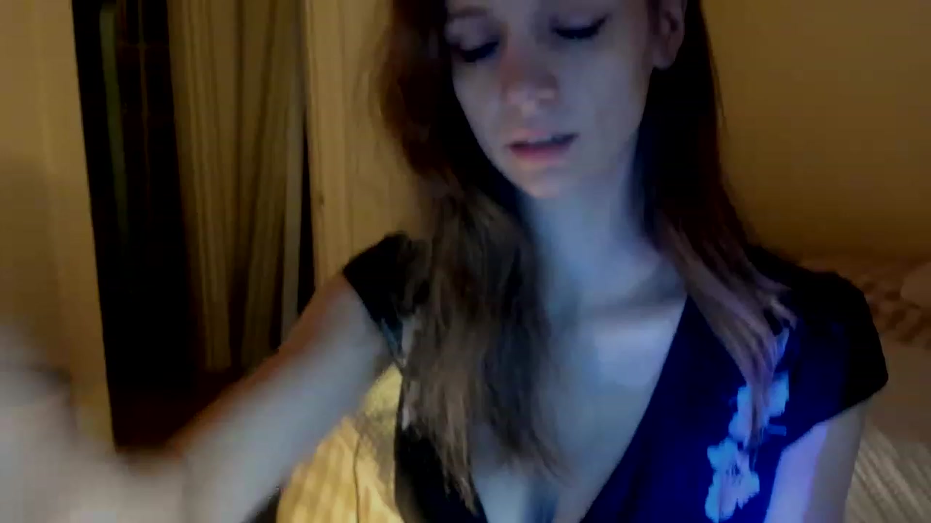 Gallery image thumbnail from muffinmoon's myfreecams stream on, 11/24/2022, 08:25 image 4 of 20