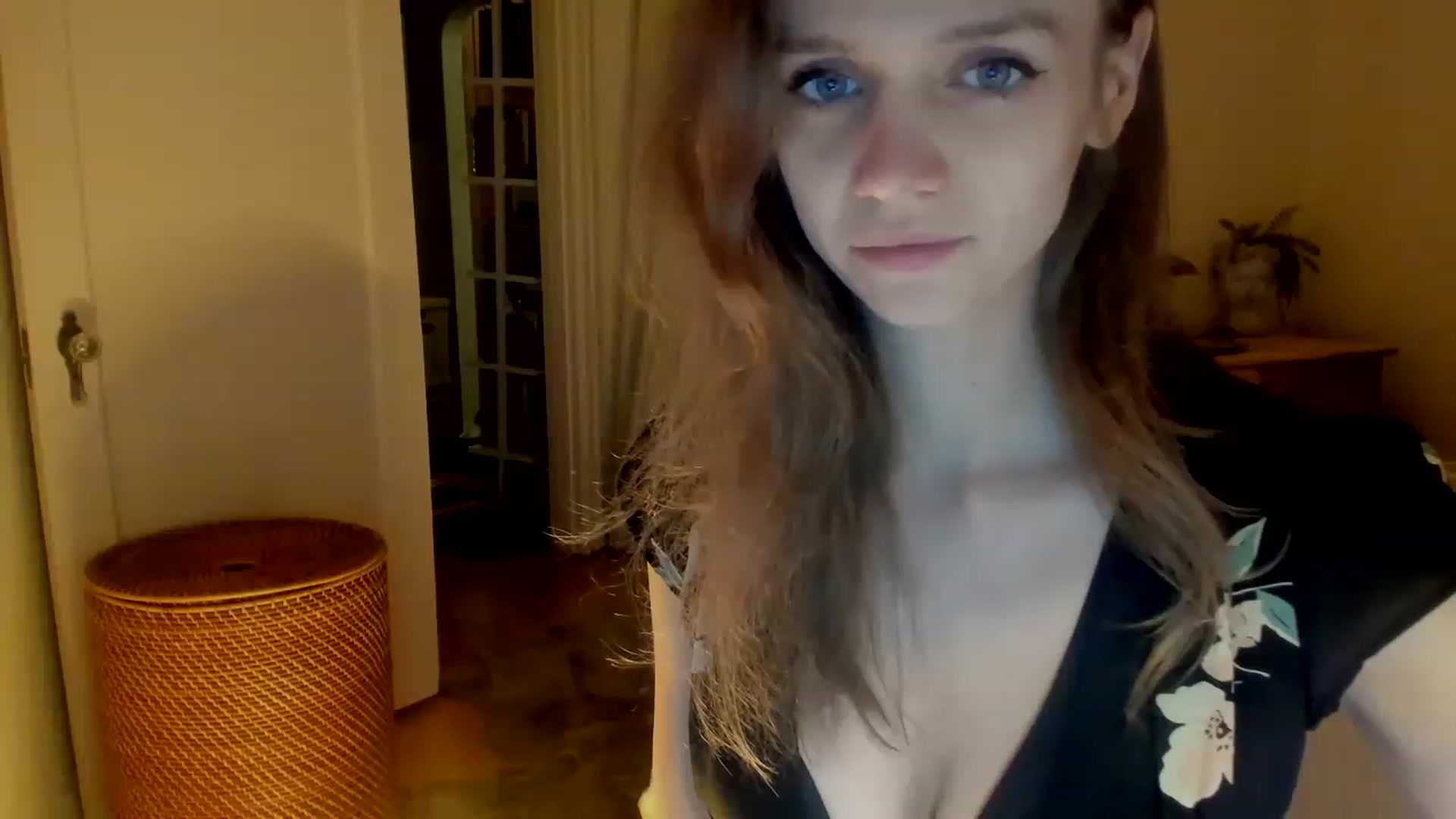 Gallery image thumbnail from muffinmoon's myfreecams stream on, 11/24/2022, 08:25 image 5 of 20