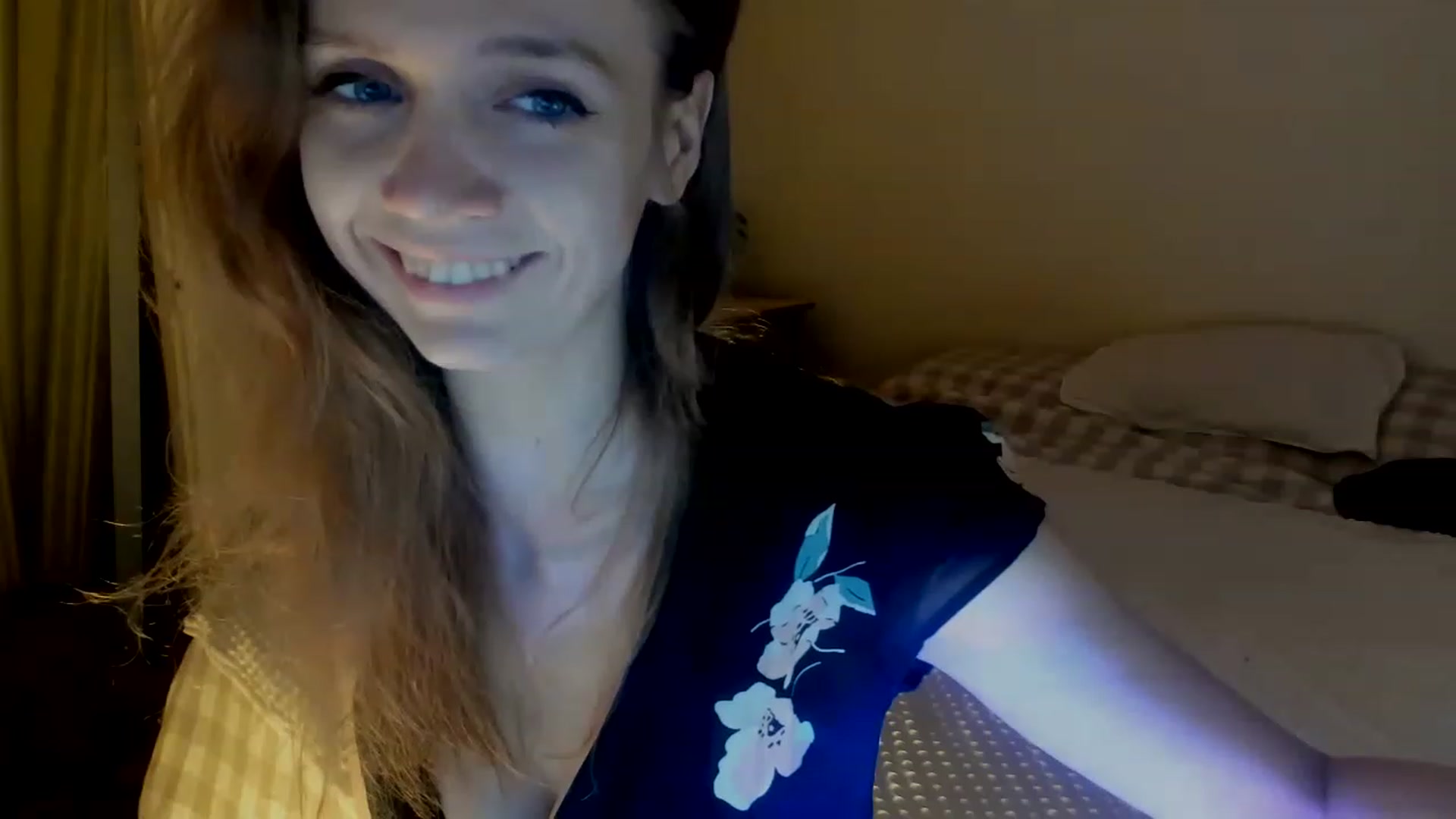 Gallery image thumbnail from muffinmoon's myfreecams stream on, 11/24/2022, 08:25 image 3 of 20