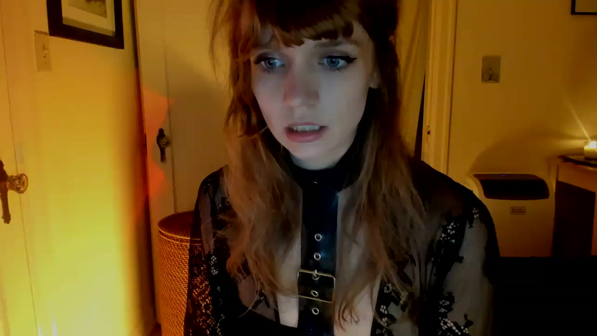 Gallery image thumbnail from muffinmoon's myfreecams stream on, 11/27/2022, 07:42 image 7 of 20