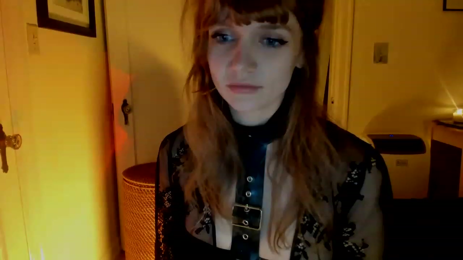 Gallery image thumbnail from muffinmoon's myfreecams stream on, 11/27/2022, 07:42 image 8 of 20