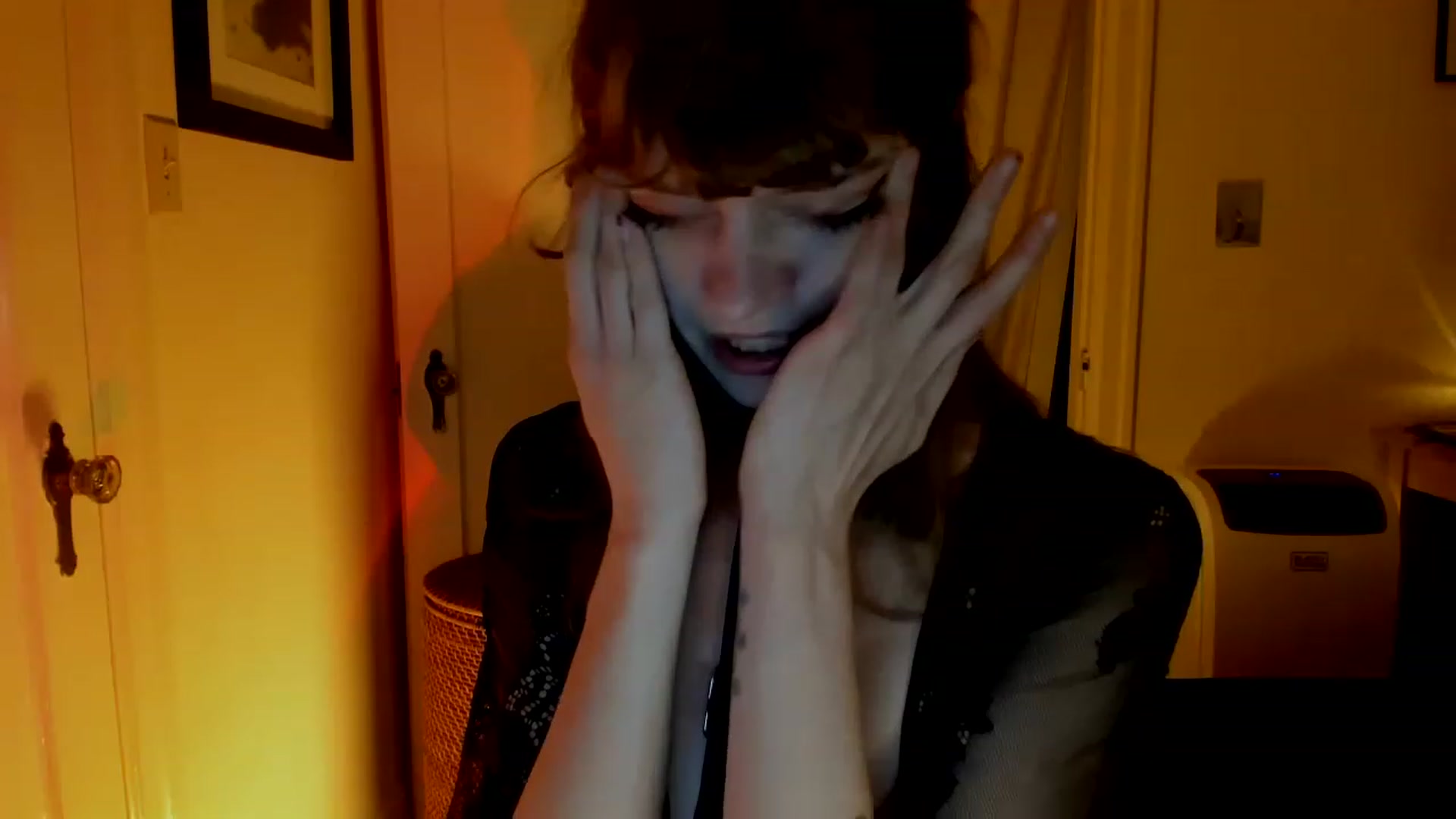 Gallery image thumbnail from muffinmoon's myfreecams stream on, 11/27/2022, 07:42 image 11 of 20