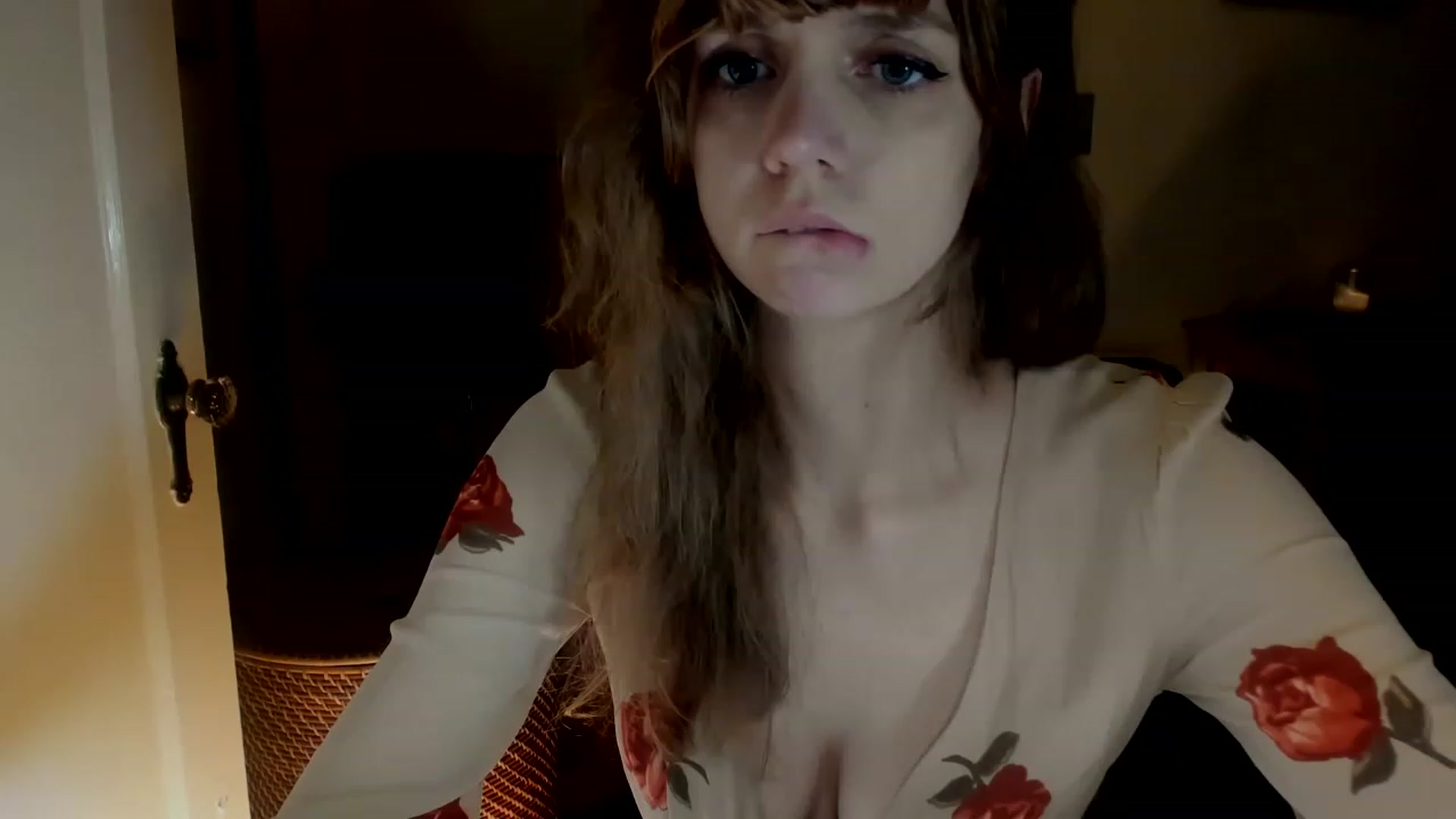 Gallery image thumbnail from muffinmoon's myfreecams stream on, 12/15/2022, 07:39 image 10 of 20