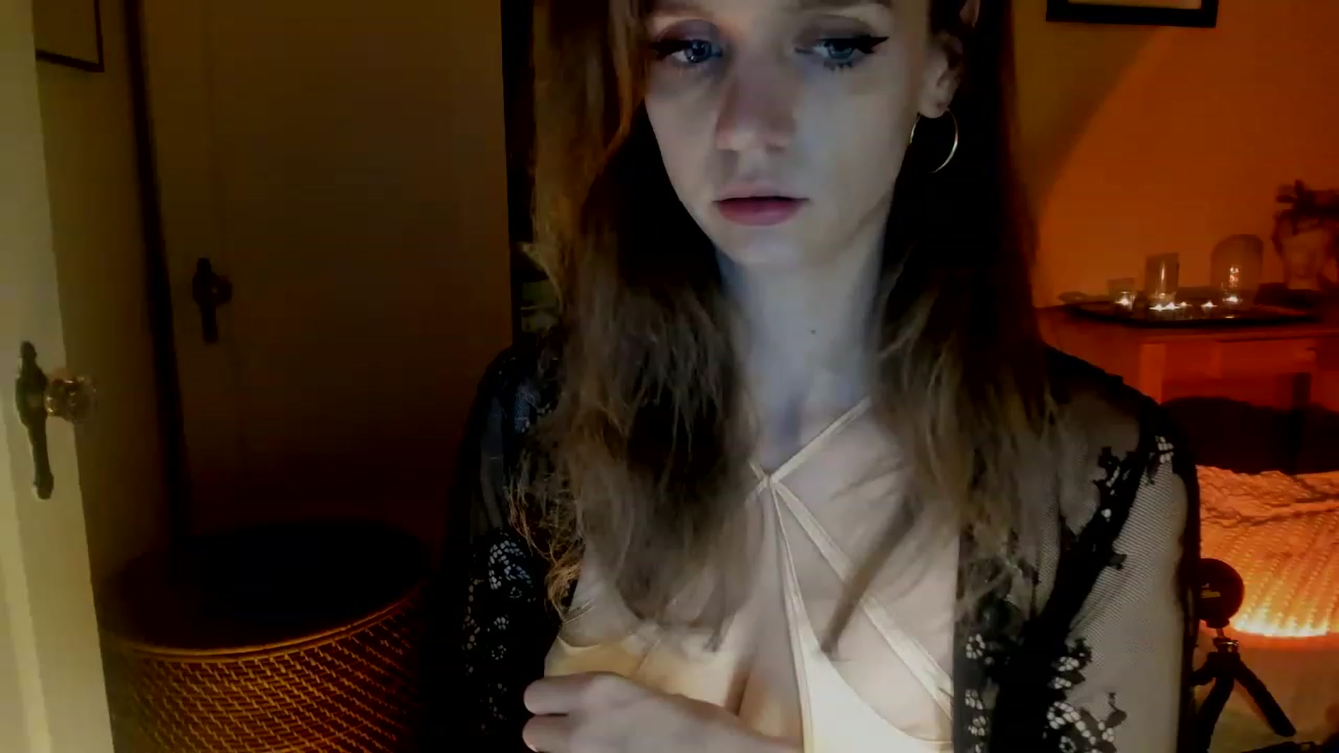 Gallery image thumbnail from muffinmoon's myfreecams stream on, 12/18/2022, 06:28 image 19 of 20