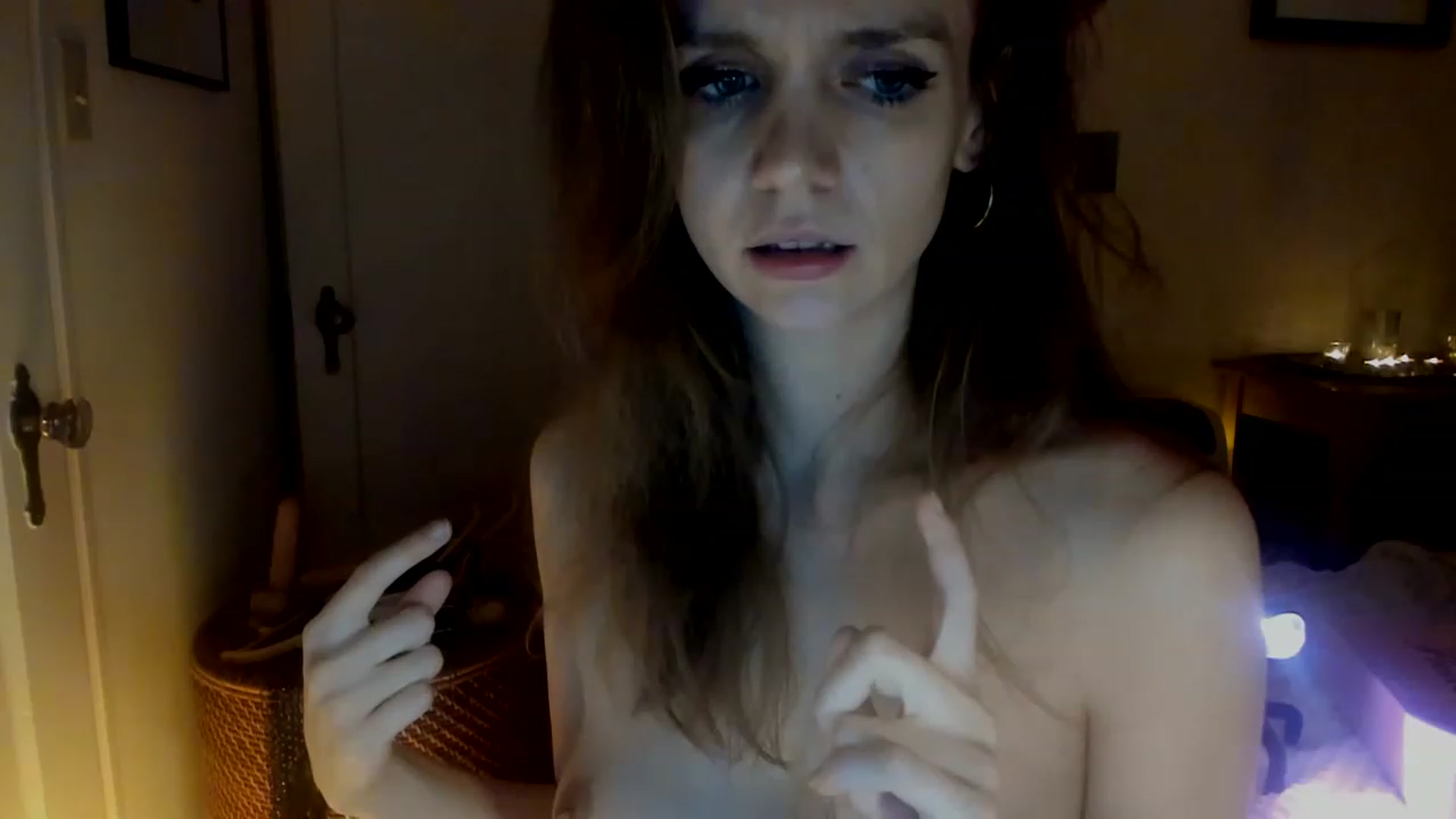 Gallery image thumbnail from muffinmoon's myfreecams stream on, 12/18/2022, 08:44 image 13 of 20