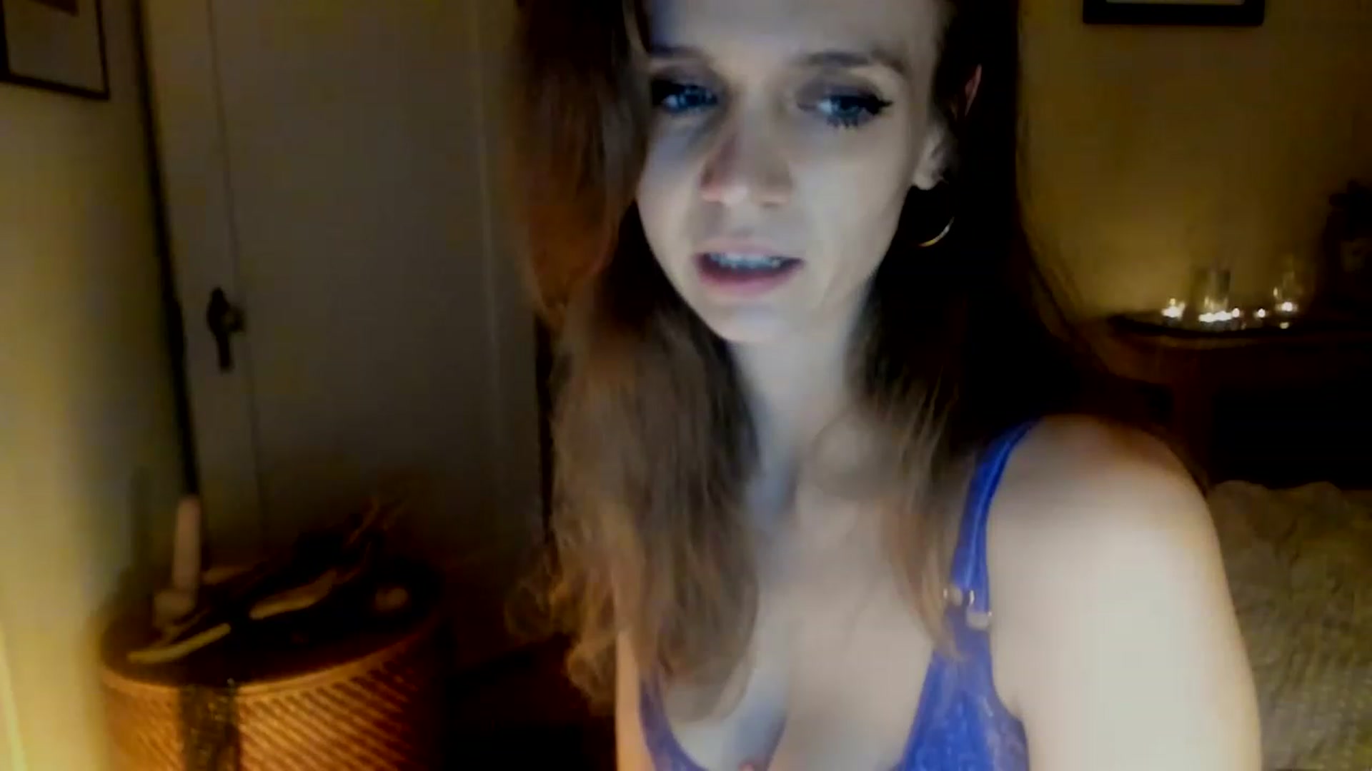 Gallery image thumbnail from muffinmoon's myfreecams stream on, 12/18/2022, 08:44 image 7 of 20