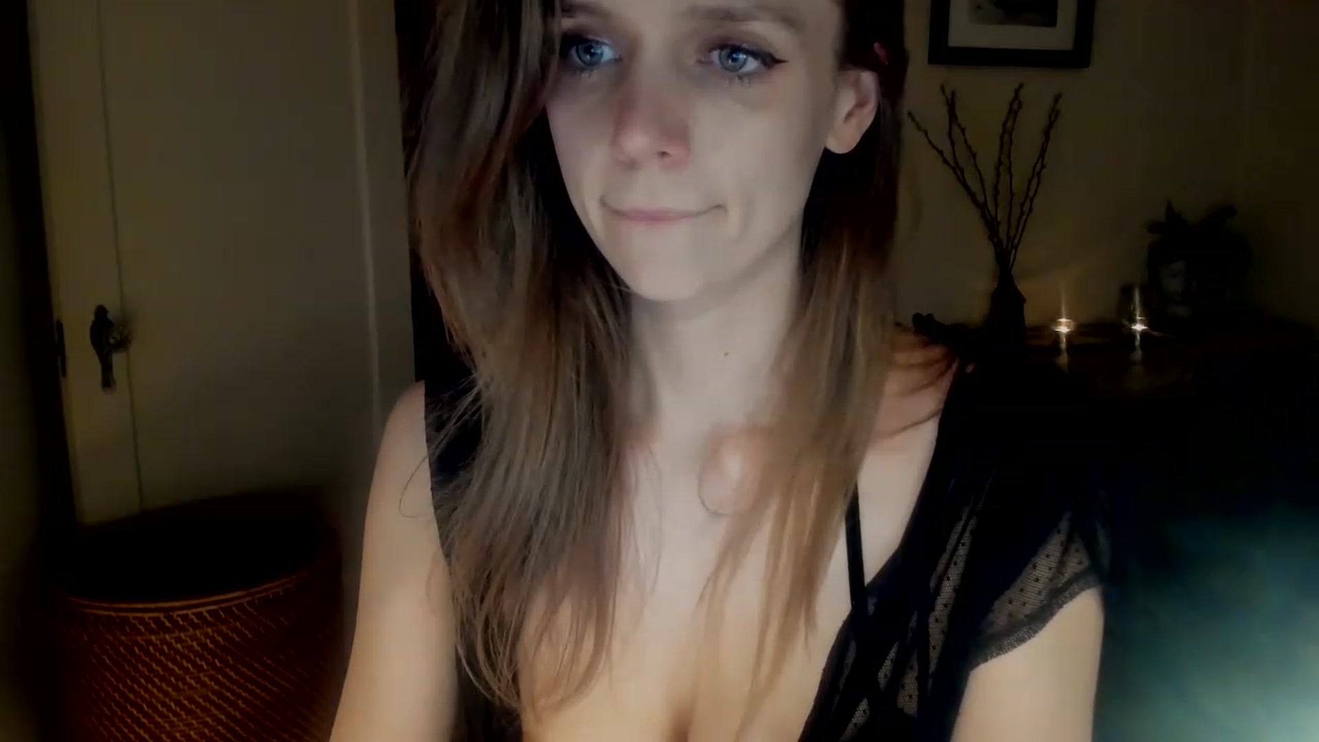 Gallery image thumbnail from muffinmoon's myfreecams stream on, 12/29/2022, 09:26 image 15 of 20