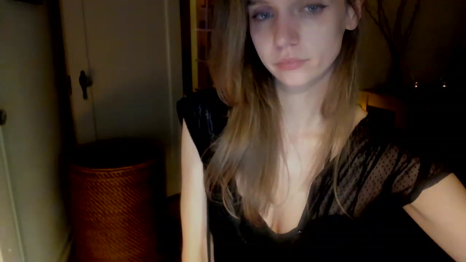 Gallery image thumbnail from muffinmoon's myfreecams stream on, 12/29/2022, 09:26 image 5 of 20