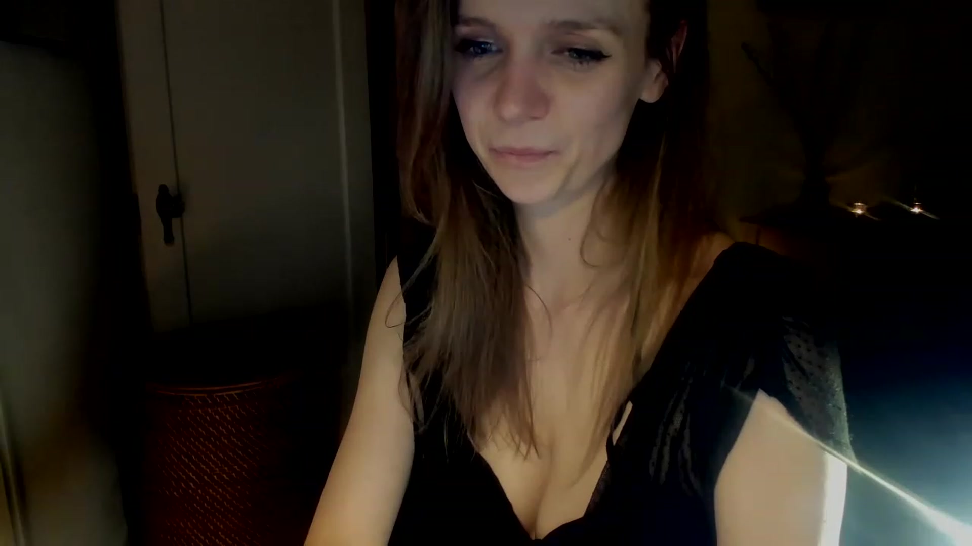 Gallery image thumbnail from muffinmoon's myfreecams stream on, 12/29/2022, 09:26 image 12 of 20