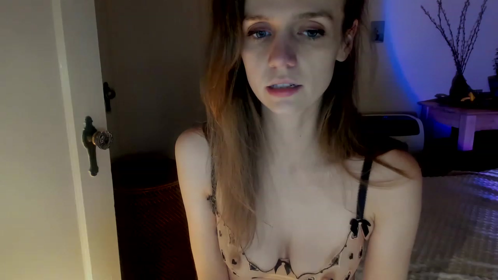 Gallery image thumbnail from muffinmoon's myfreecams stream on, 01/06/2023, 07:51 image 18 of 20