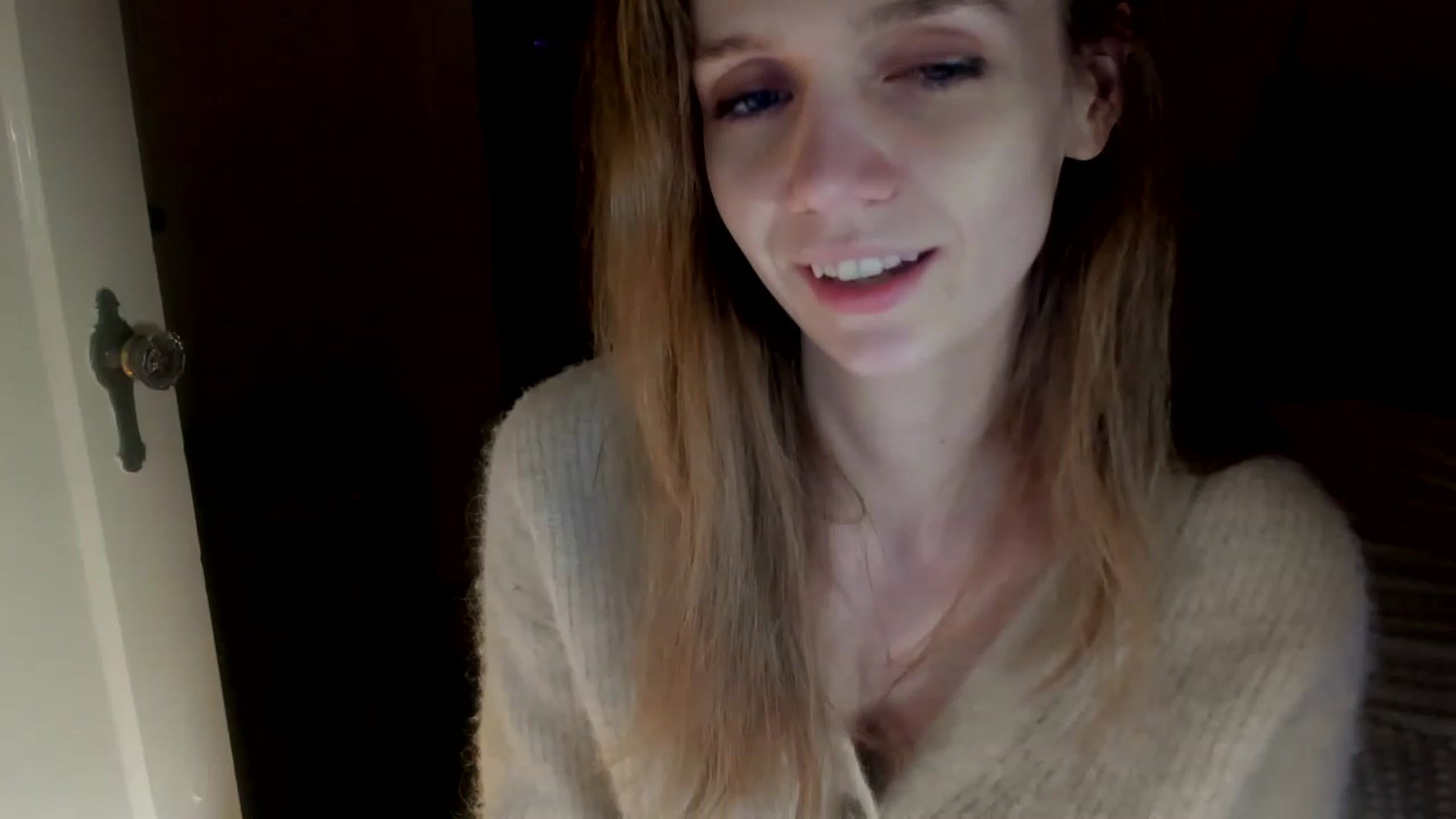 Gallery image thumbnail from muffinmoon's myfreecams stream on, 01/06/2023, 07:51 image 2 of 20