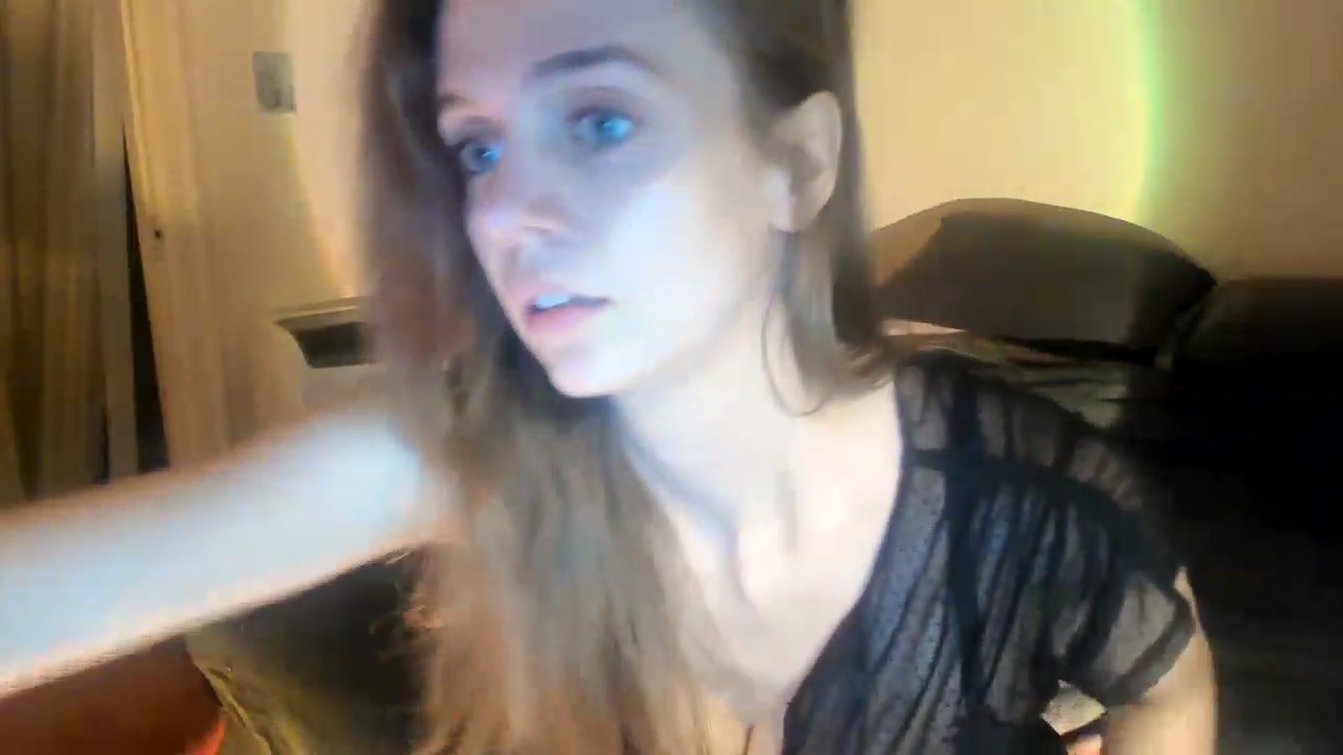 Gallery image thumbnail from muffinmoon's myfreecams stream on, 01/10/2023, 08:06 image 15 of 20