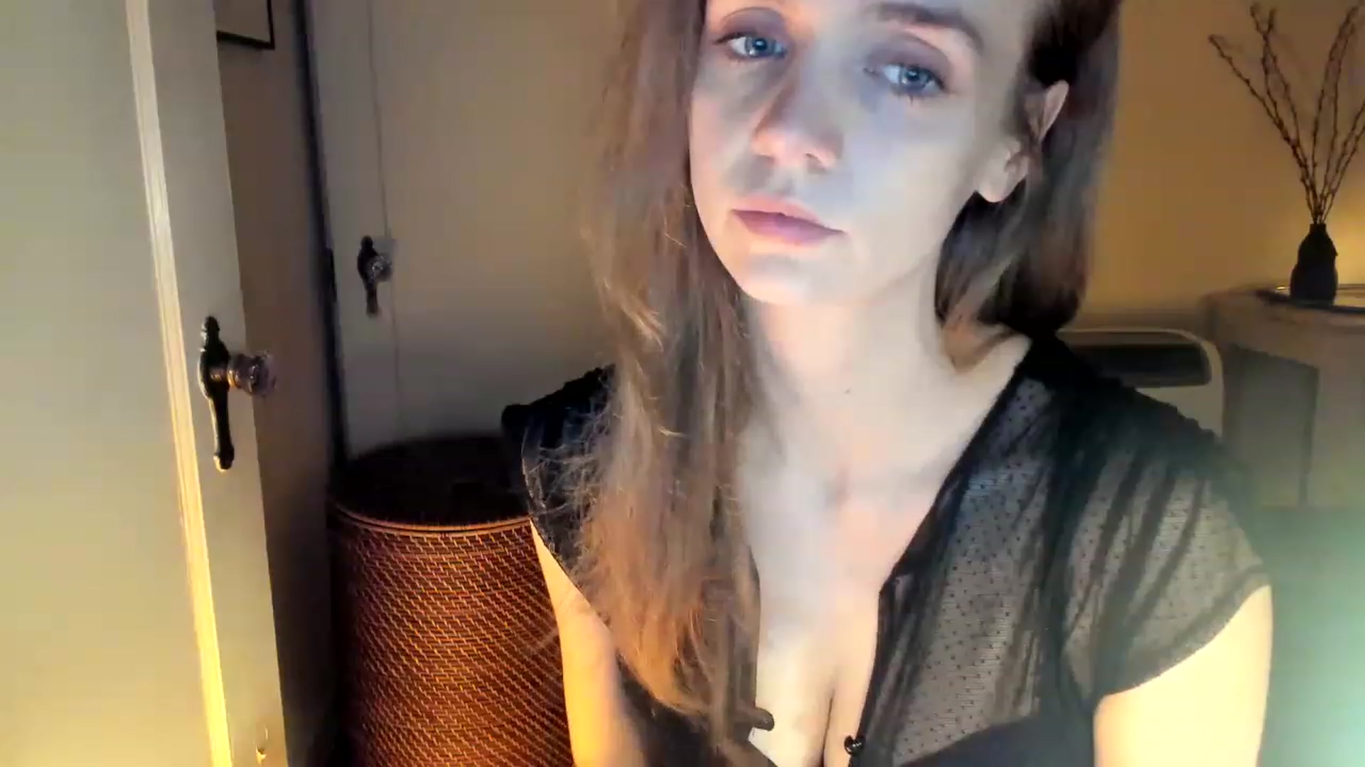 Gallery image thumbnail from muffinmoon's myfreecams stream on, 01/10/2023, 08:06 image 4 of 20