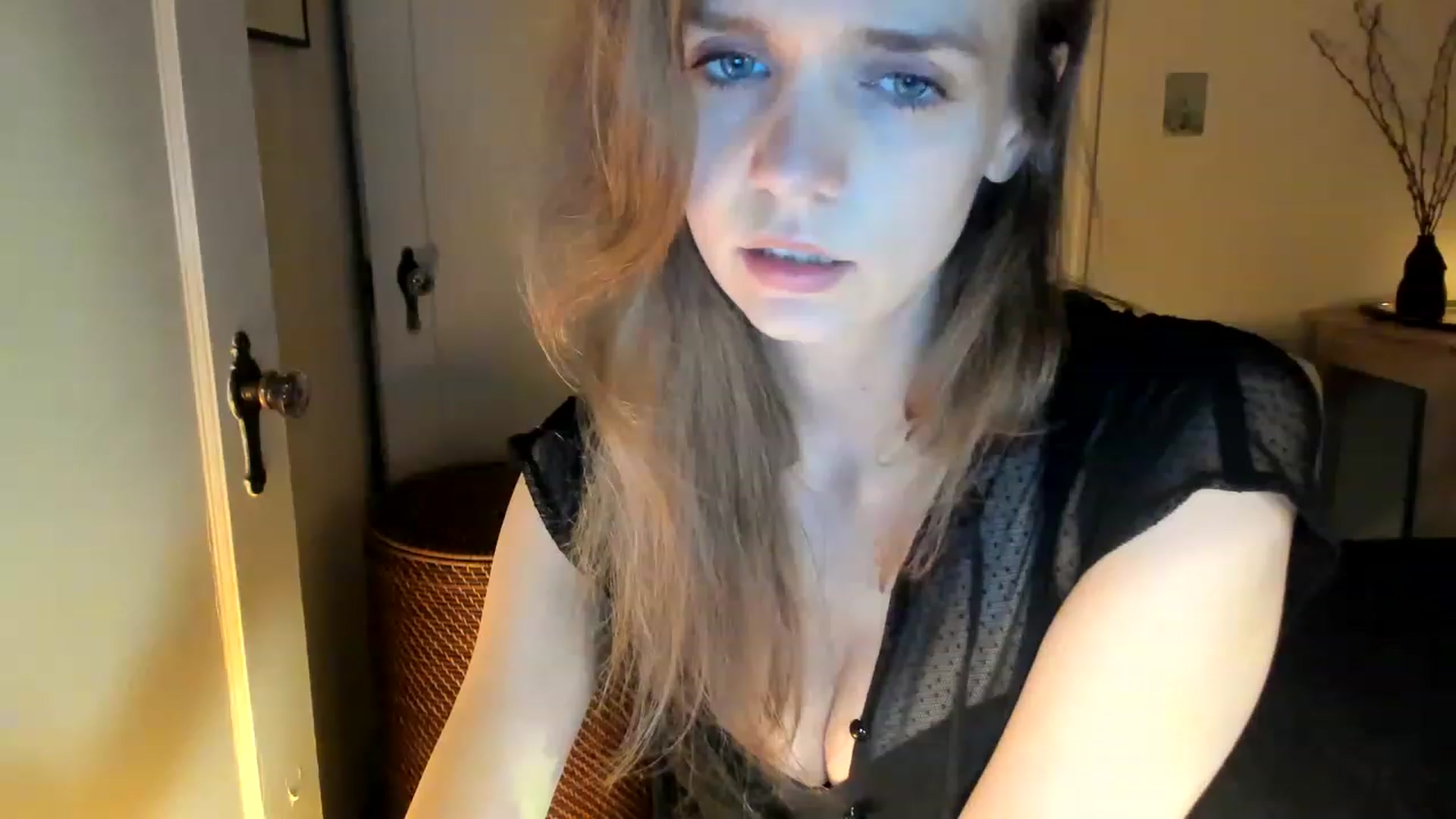 Gallery image thumbnail from muffinmoon's myfreecams stream on, 01/10/2023, 08:06 image 5 of 20