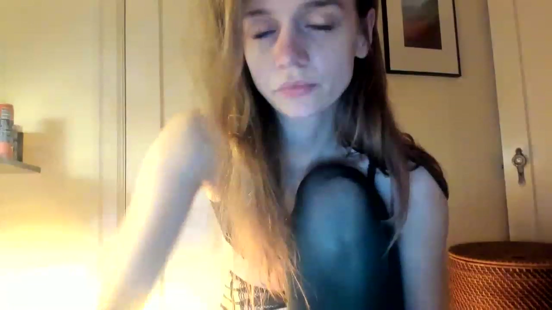 Gallery image thumbnail from muffinmoon's myfreecams stream on, 01/10/2023, 08:33 image 13 of 20