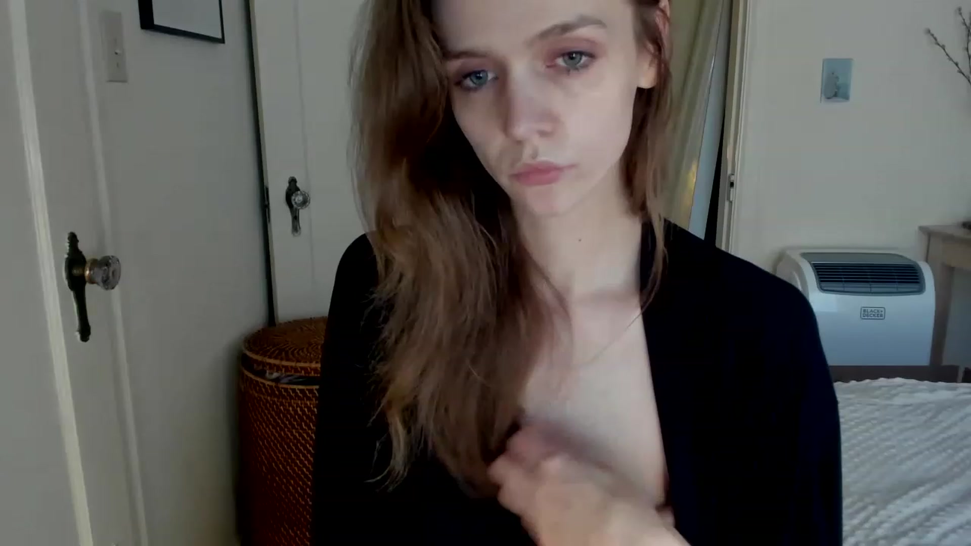 Gallery image thumbnail from muffinmoon's myfreecams stream on, 01/15/2023, 21:04 image 7 of 20