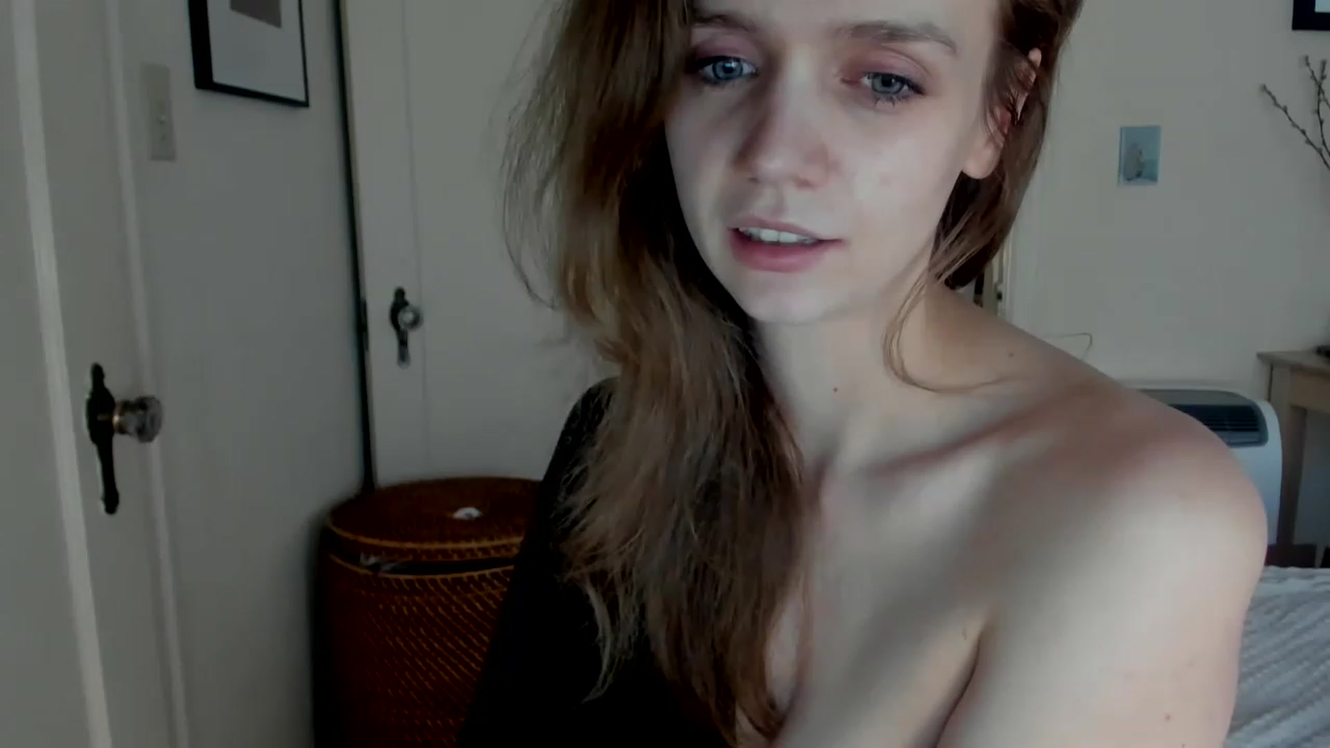Gallery image thumbnail from muffinmoon's myfreecams stream on, 01/15/2023, 21:04 image 8 of 20