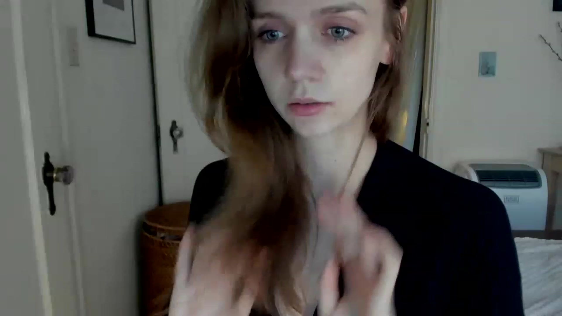 Gallery image thumbnail from muffinmoon's myfreecams stream on, 01/15/2023, 21:04 image 9 of 20