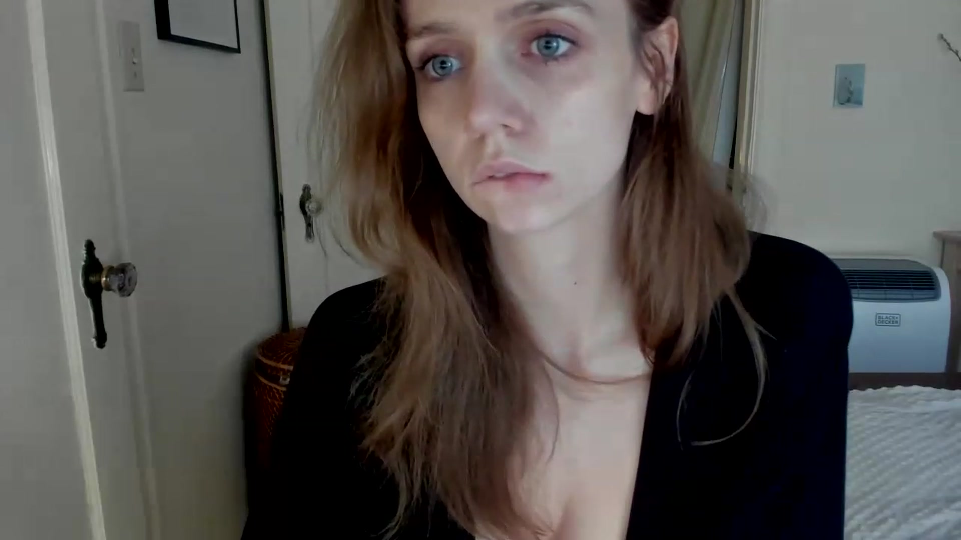 Gallery image thumbnail from muffinmoon's myfreecams stream on, 01/15/2023, 21:04 image 12 of 20